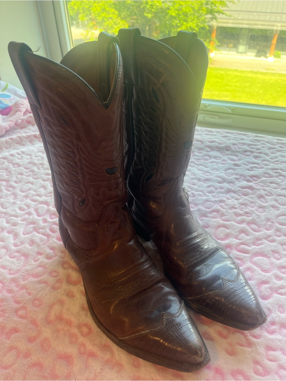 Brown Leather Cowboy Boots 🤎 Women’s 10